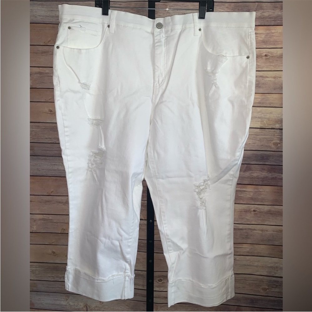 Terra & Sky White Cropped Jeans - Size 26W